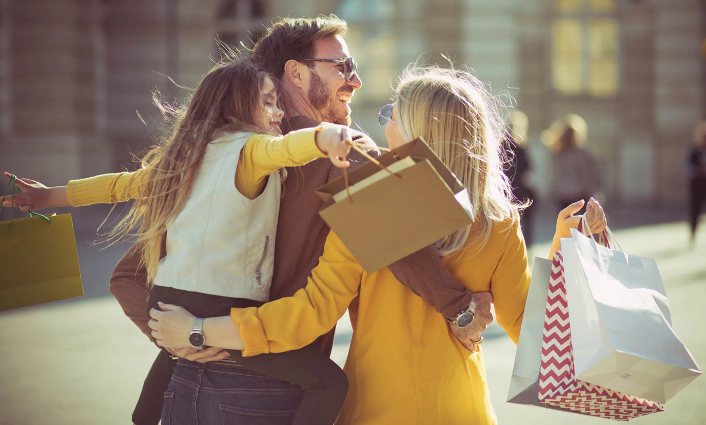 media.Shopping_AdobeStock_351214232